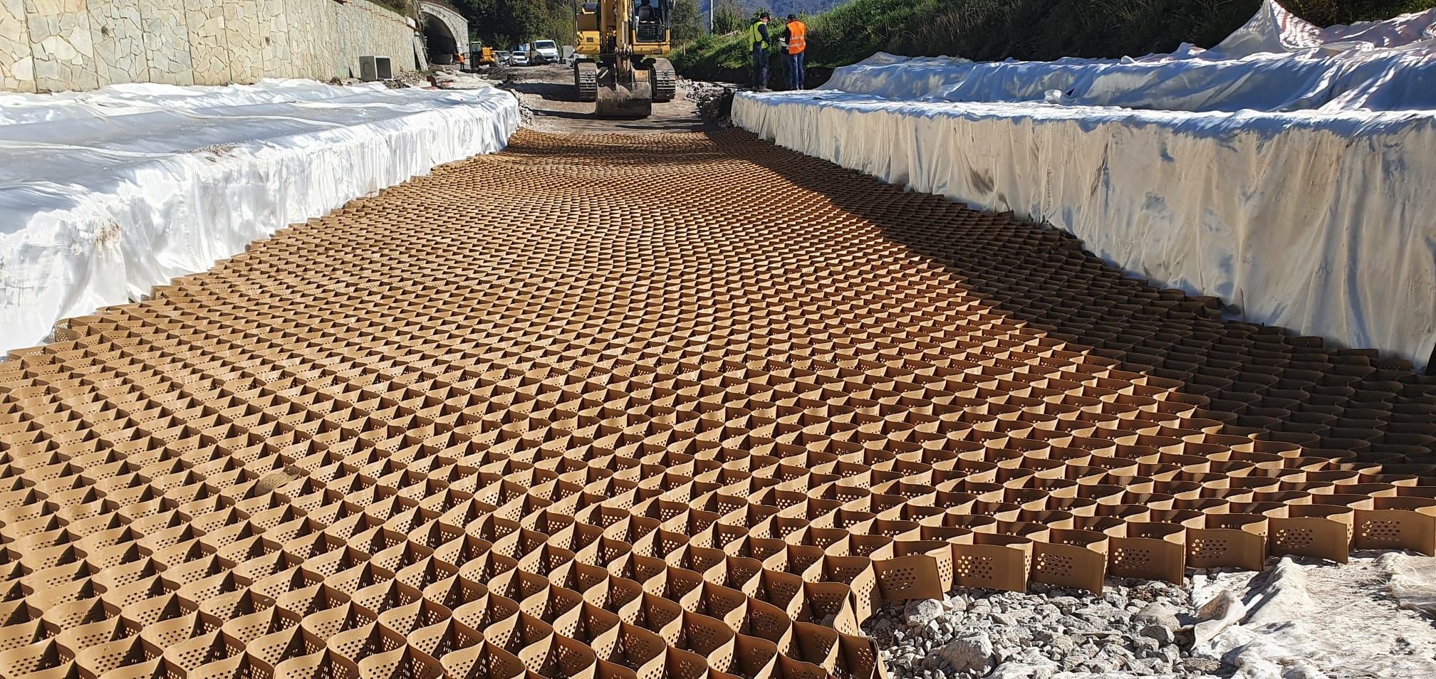 Image of Tailor-engineering about Deep road stabilisation, Variante di Zogno, Italy